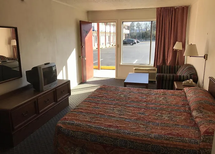 Flagship Inn